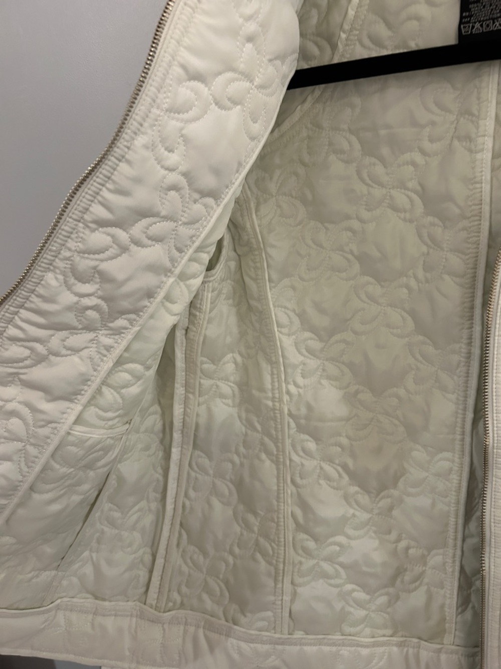 E Studio Jacket - Picture 3 of 6